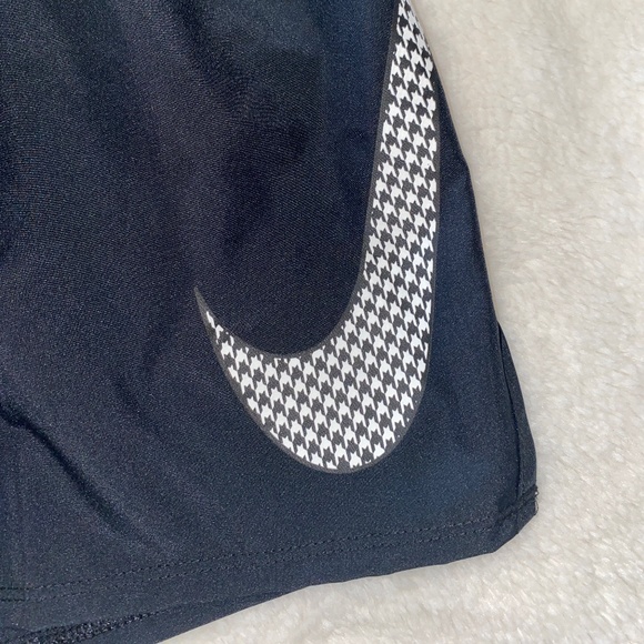 Nike’s plus size running shorts - Picture 3 of 13